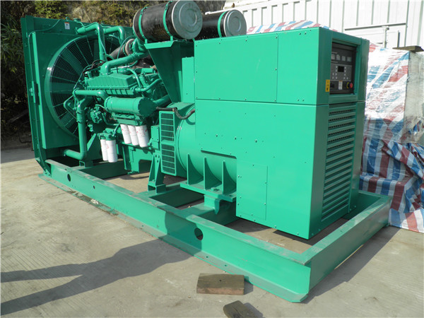 阿尔山出租发电机 发电机组厂家：柴油发电机组的控制屏的作用是什么？