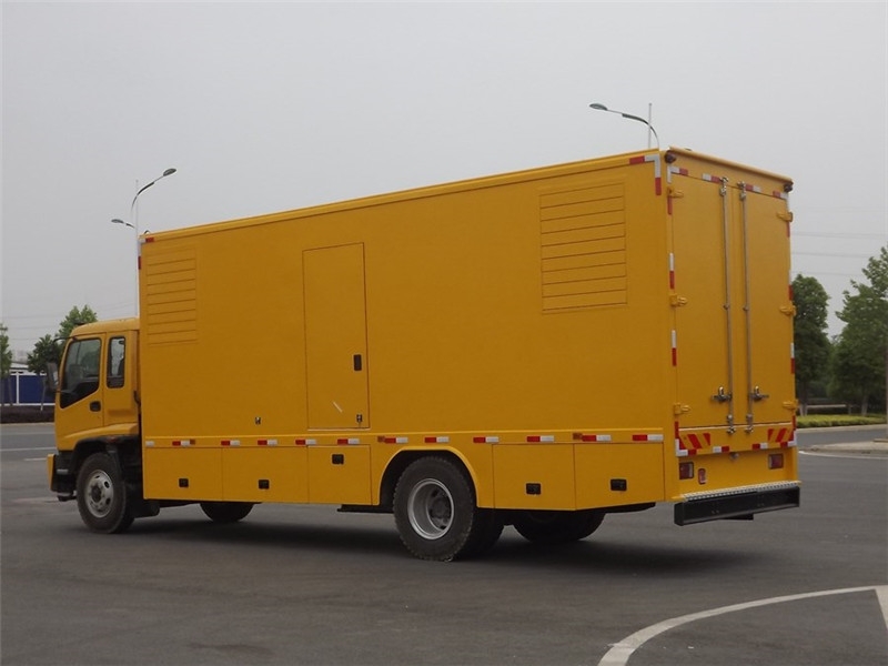 阿尔山出租发电机-柴油发电机组电压低报警怎么办？