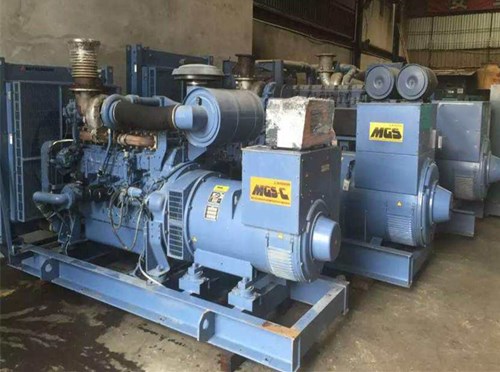 阿尔山发电机组带负载降电压是什么原因照成的？