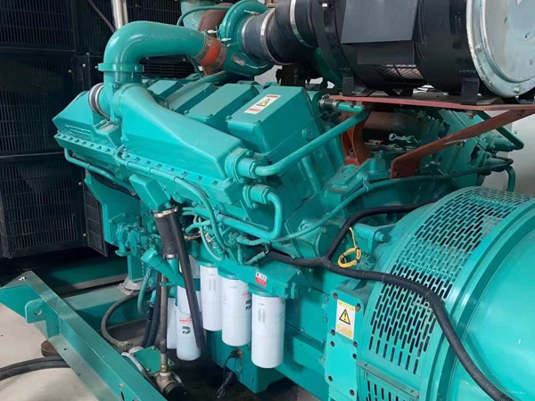 阿尔山更换100kW柴油发电机组机油时，需要注意哪些事项？